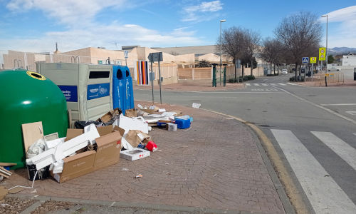 Las Gabias. Servicio de recogidad de residuos urbanos deficiente